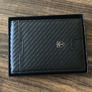 Travando Men’s Leather Wallet w Money Clip Attached